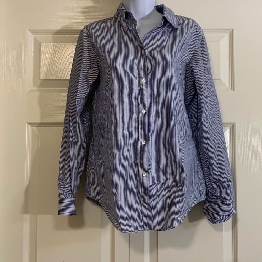 GAP, casual business, button down, ladies size 8, great condition